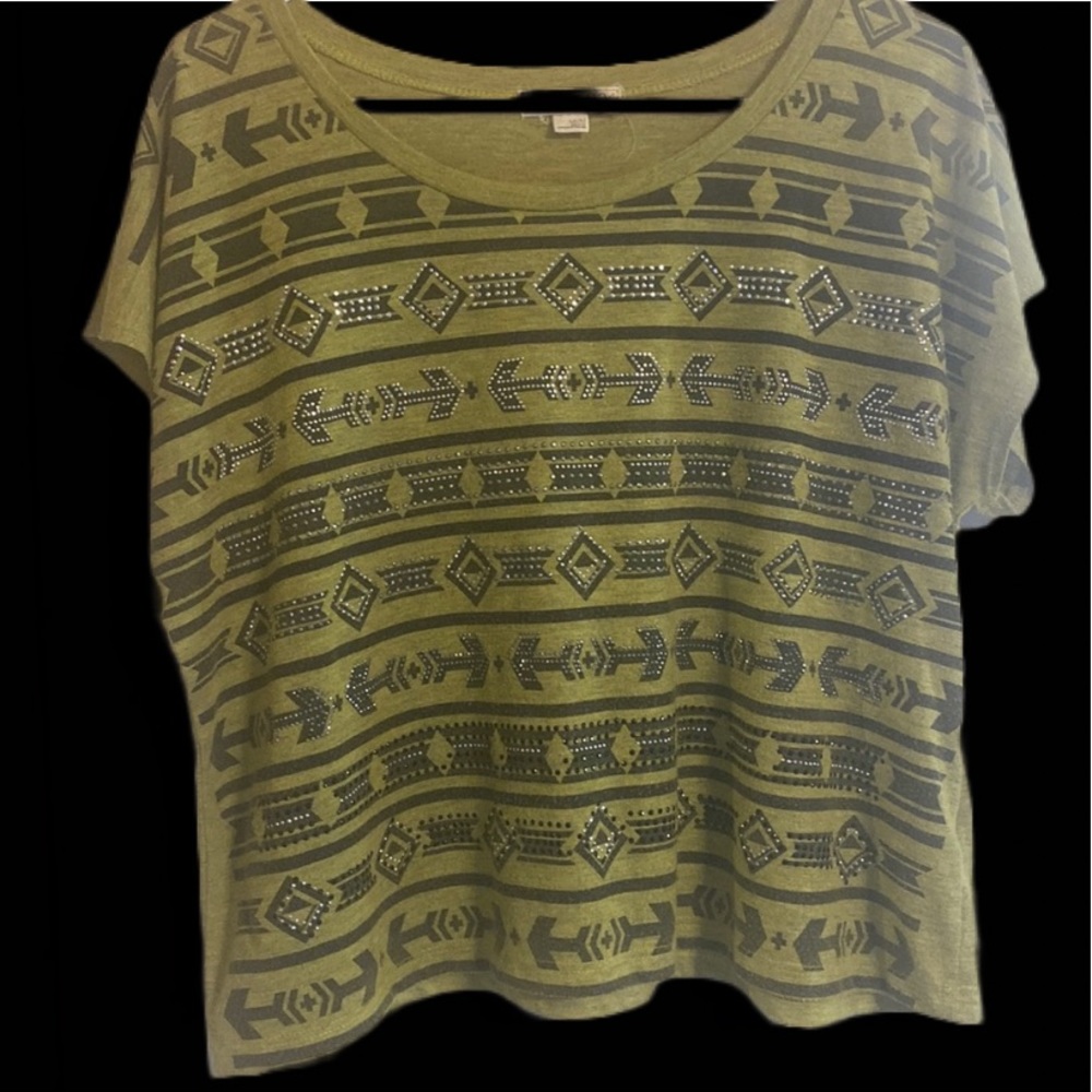 Forever 21 green Aztec crop top medium